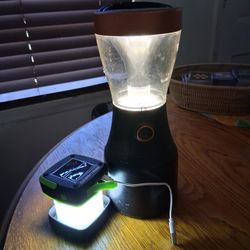 THE 2 LIGHTS FOR $8 PICK UP IN SUN VALLEY 