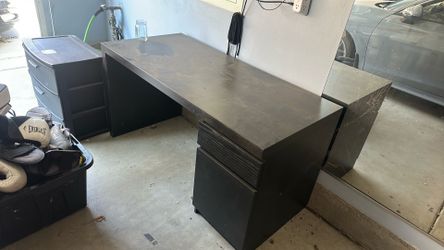 Desk bit dusty. Take for $20