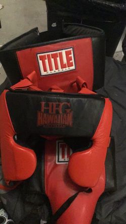 TITLE CUP ULTRA LIGHT GROIN PROTECTION BLACK/RED &  HEAD GEAR PROTECTOR