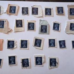 Lot of 25 Great Britain 5D Stamps