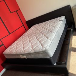 Queen Mattress N Boxspring 