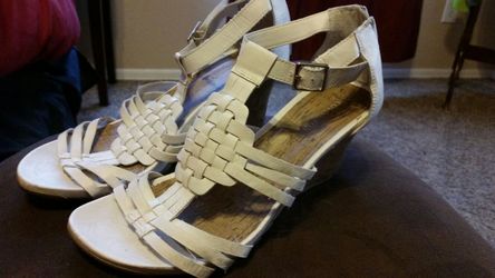 White wedges
