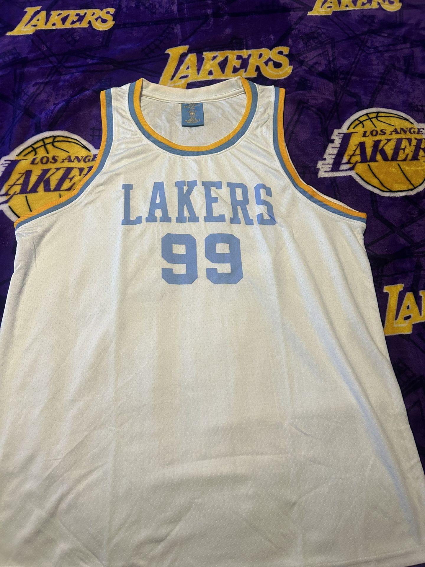 Lakers Jersey Giveaway