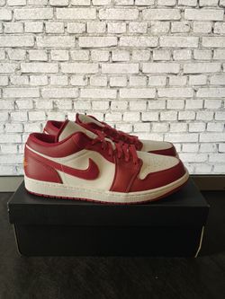 Nike Air Jordan Retro 1 Low 10.5m / 12w