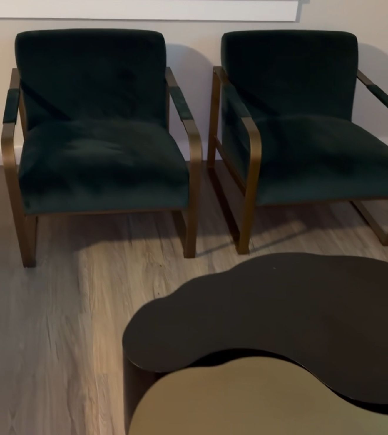 2 Set Of Velvet Emerold Green Accent Chair 
