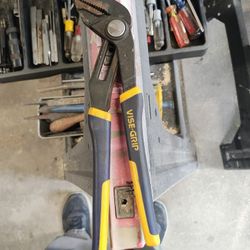 Pliers 