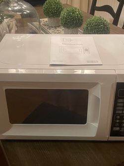 Mainstays Countertop Microwave Oven White
