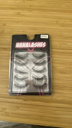 fake eyelashes