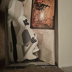 Nike Jordan 4 Retro