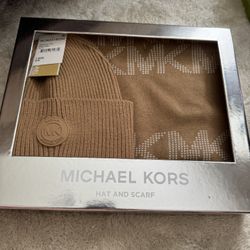 Michael Kors Scarf & Beanie