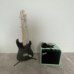 Black Squire Electric Gutiar, Mustang Lt25 Amp Bundle 