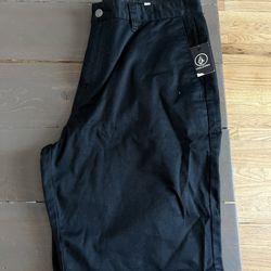 Men’s Black Volcom Shorts 
