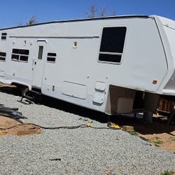 No Title It's A Toy Hauler  Ready Remodel Frm Inside 