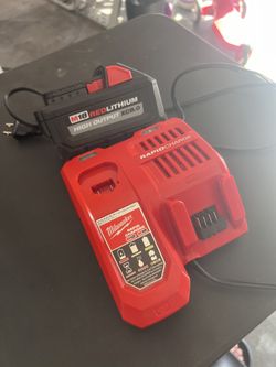 Milwaukee M18 8.0 Battery & Rapid Charger 