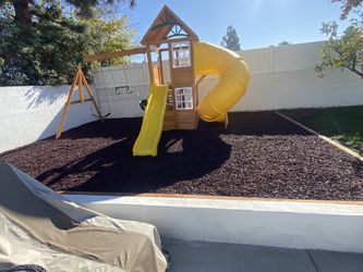 Rubber Mulch Installation