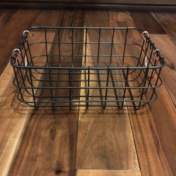 Metal/Rose Gold Basket