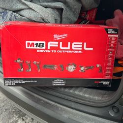 Milwaukee M18 FUEL 7- TOOL Combo Kit 