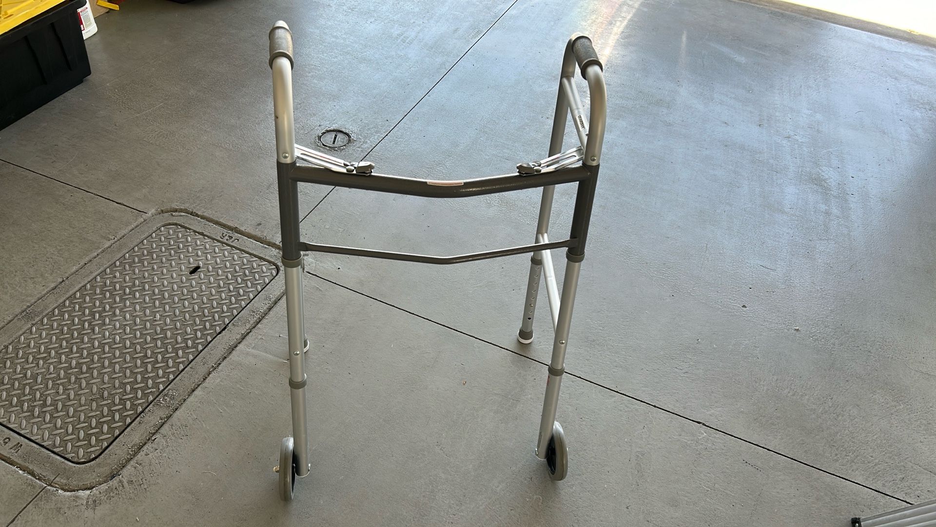 Folding walker