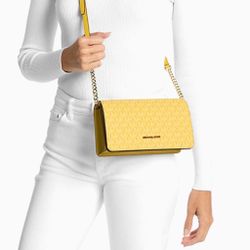 Summer vibes* Michael Kors crossbody