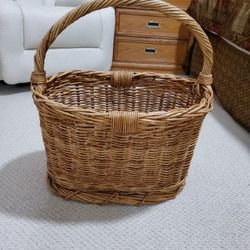 Very Large Easter Basket And The Great Thing When Easter Is Over Use As A toy Box . Size . 24"×  19"×  9"