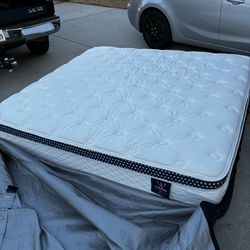 Winkbeds Classic King Mattress