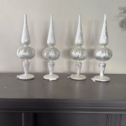   This is a set of pearlized finish glass finials. 