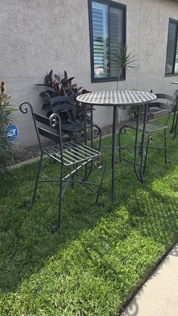 Metal High Patio Table/ 3 Chair
