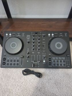 Pioneer DJ DDJ-FLX4 2-Channel DJ Controller