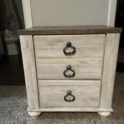 Side Tables And Drawers 