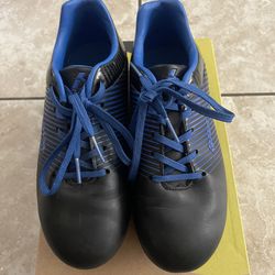 Soccer Cleats Size 3