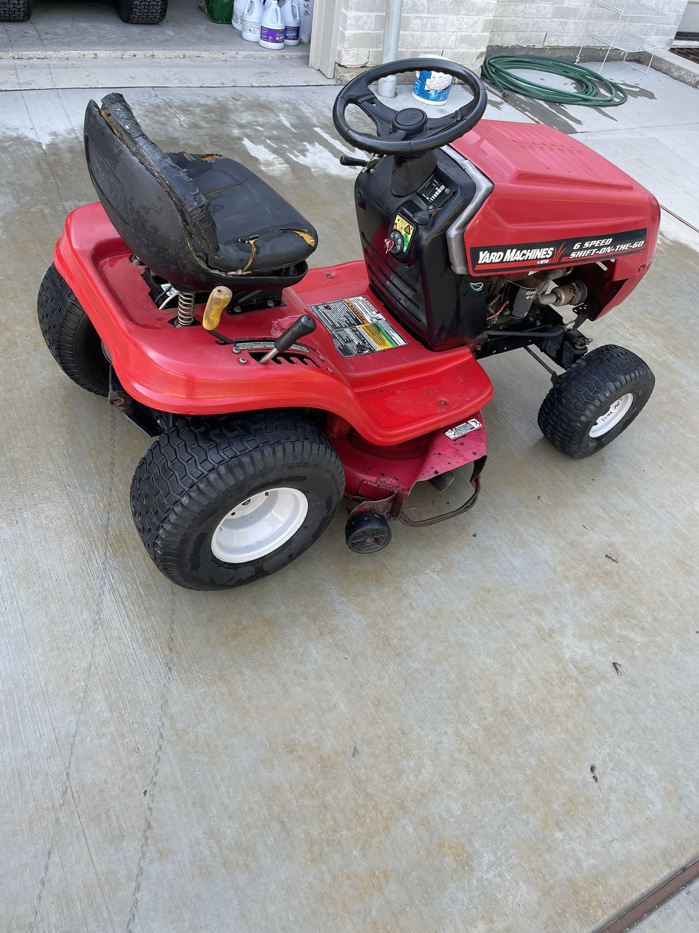 2006 Yard Machine Riding Mower. for Sale in Cedar Hill TX OfferUp