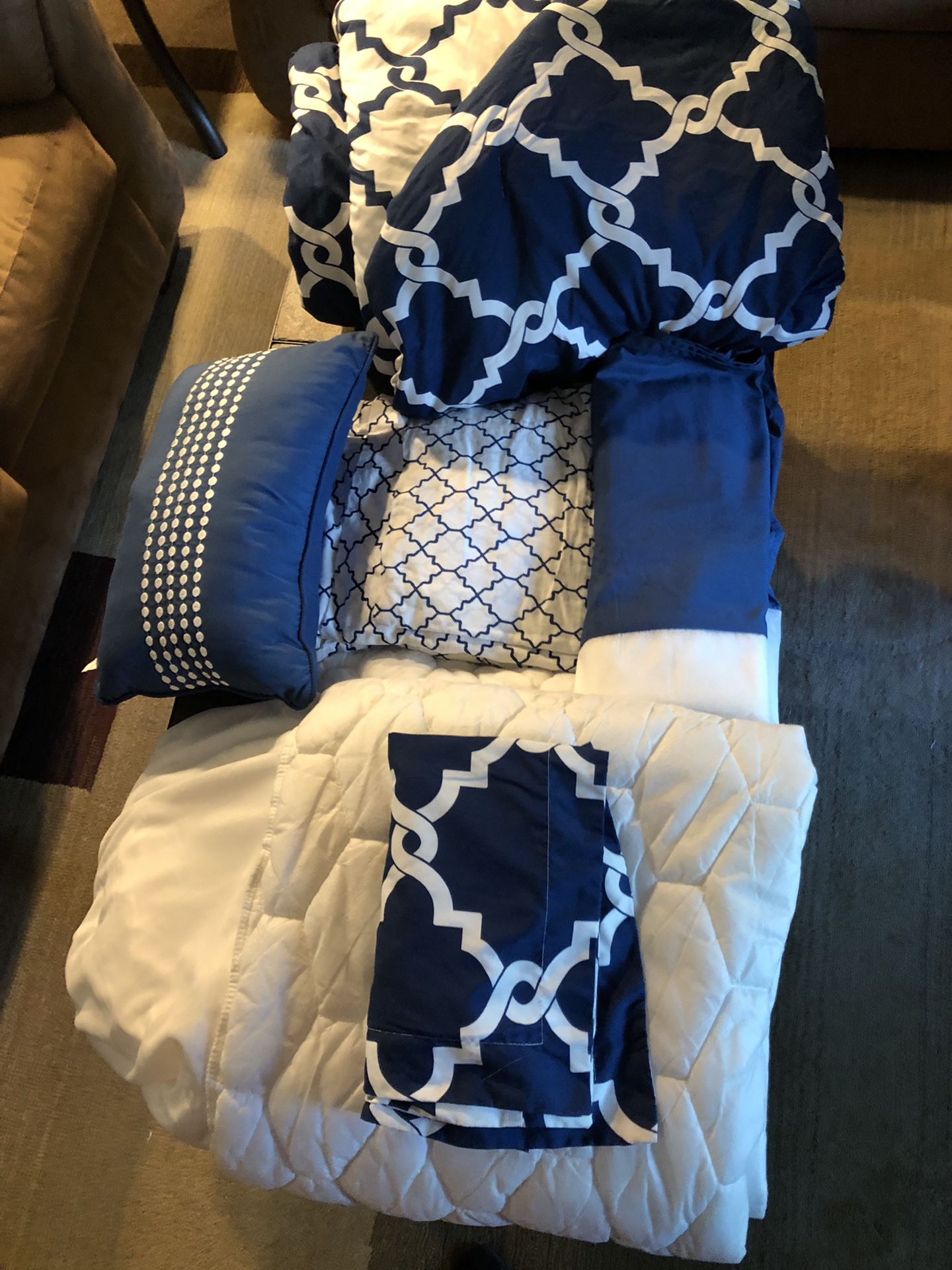 Extra long twin bedding set