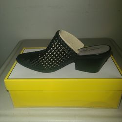 Brand: Seven Dials, Model: Heels/Sandals, Color: Black, Size: 8.5