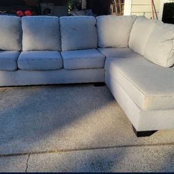 Sectional Couch *Free Delivery 🚚*