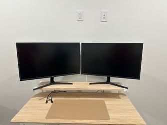 3x Samsung 32" 4K UHD Monitors (UJ590 Series)