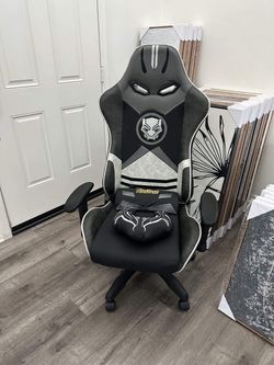 Computer chair Gaming chair Black Panther Clearance price is firm