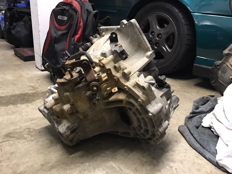 2005 Nissan Sentra se-r spec V 6spd transmission