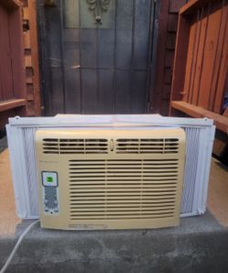 Frigidaire 5,000 BTU Air Conditionerr