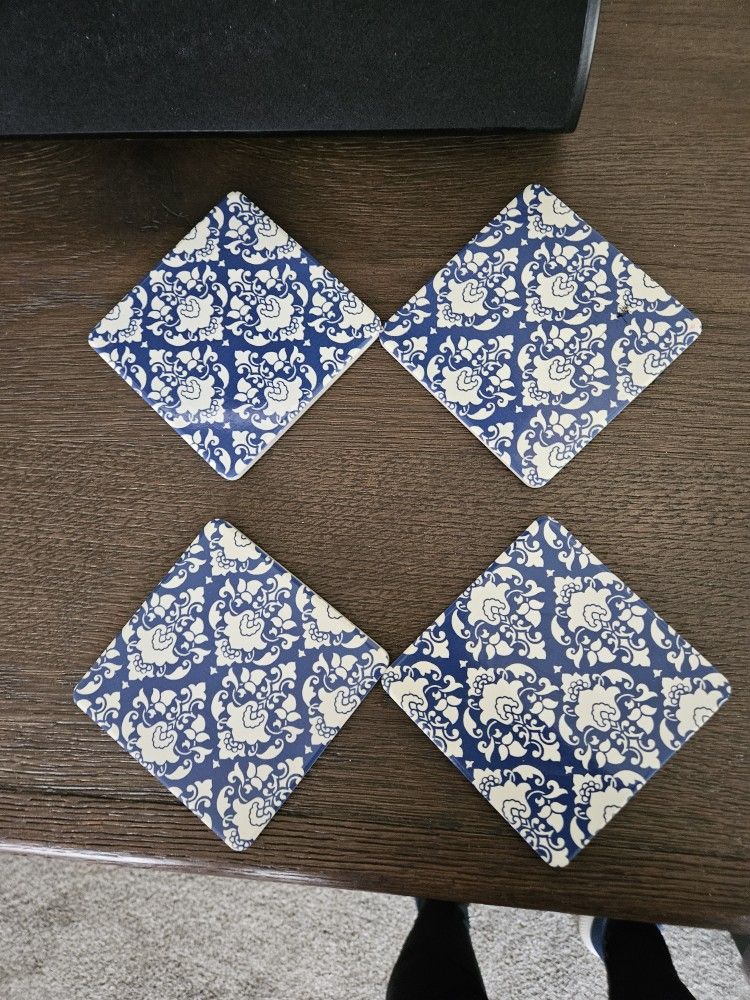 New Four Pc Coaster Set. Blue & White