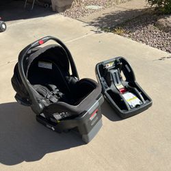 Graco Infant Car Seat + 2 Bases 