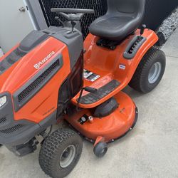 Husqvarna 46” Riding Lawnmower 