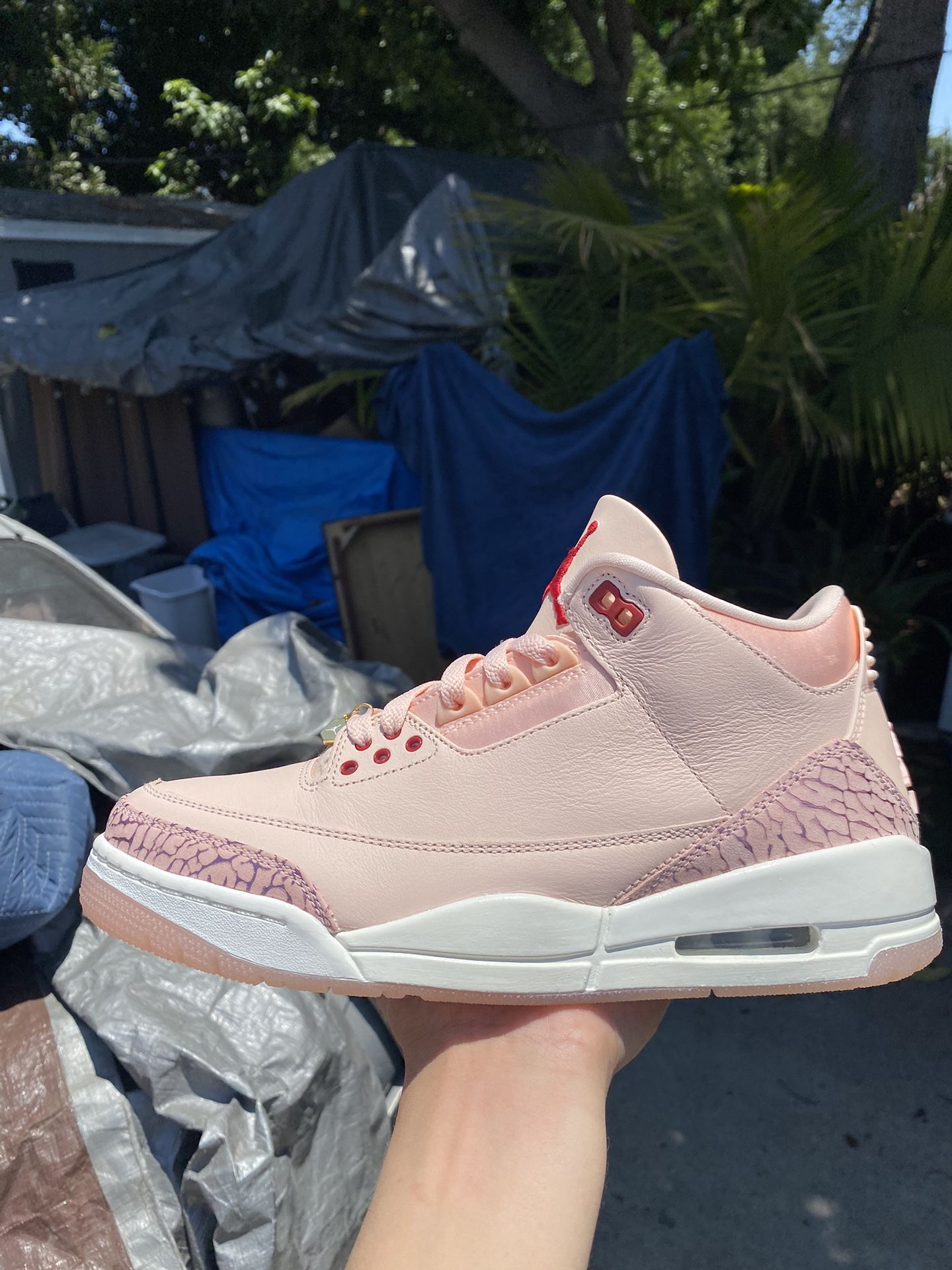 Jordan 3 Valentine