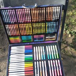 !! Crayola Set New Drawing Set