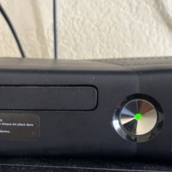 Big Xbox 360 Kinect  250gb Slim Bundle 2 Controllers And 38 Games 