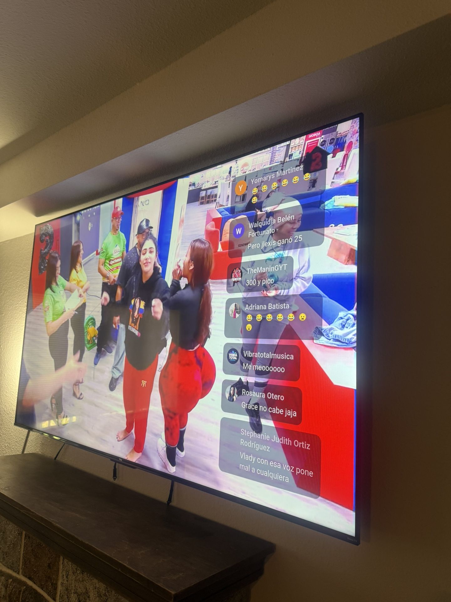 75 INCHES TLC FLATSCREEN SMART TV