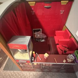 Doll Movie theater 