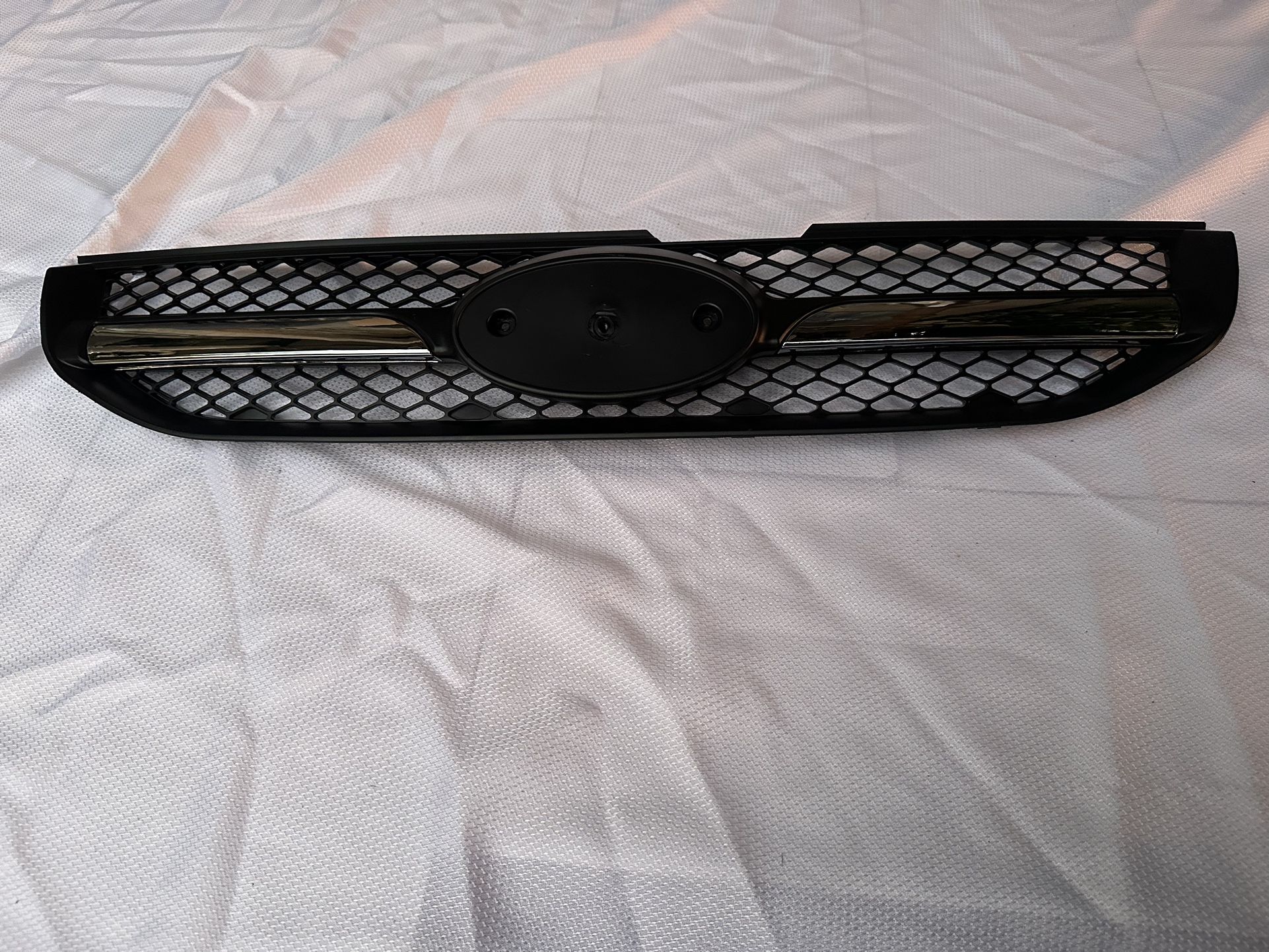 Kia sportage upper grill year 2008 to 2010