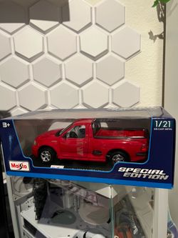 Maisto 1:18 scale 2003 ford lightning diecast