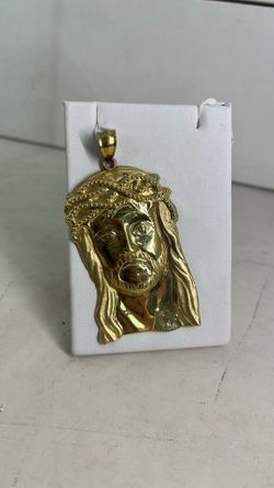 10k gold pendant
