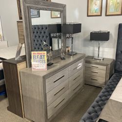 Dresser Mirror Nightstand! $999! 🩷🚨💜